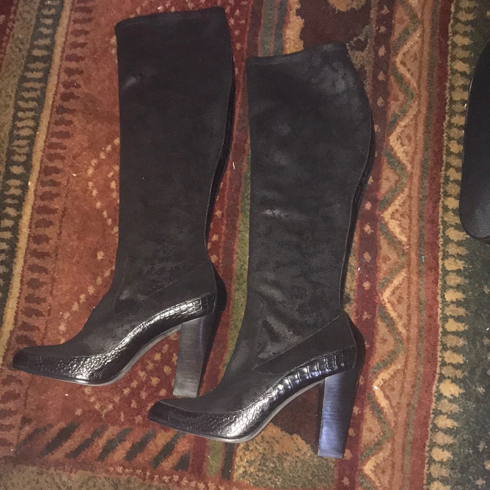 Chenia S-8 Donald J Pliner knee high boots
